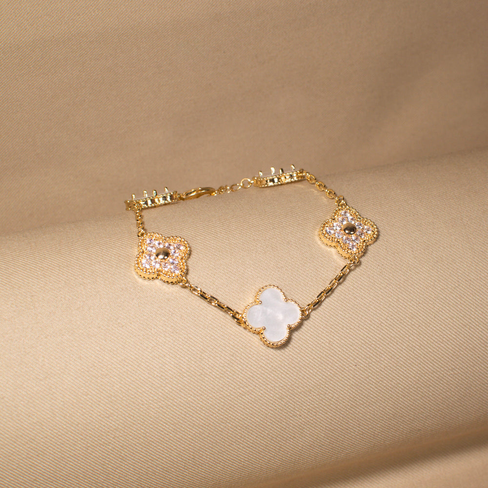 Daylight Clover Bracelet