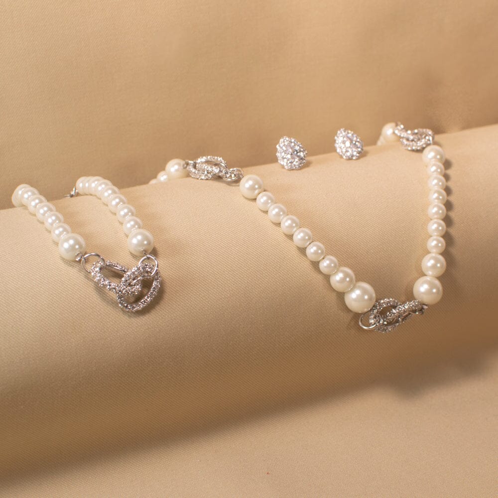 Dreamy Pearl Necklace Set