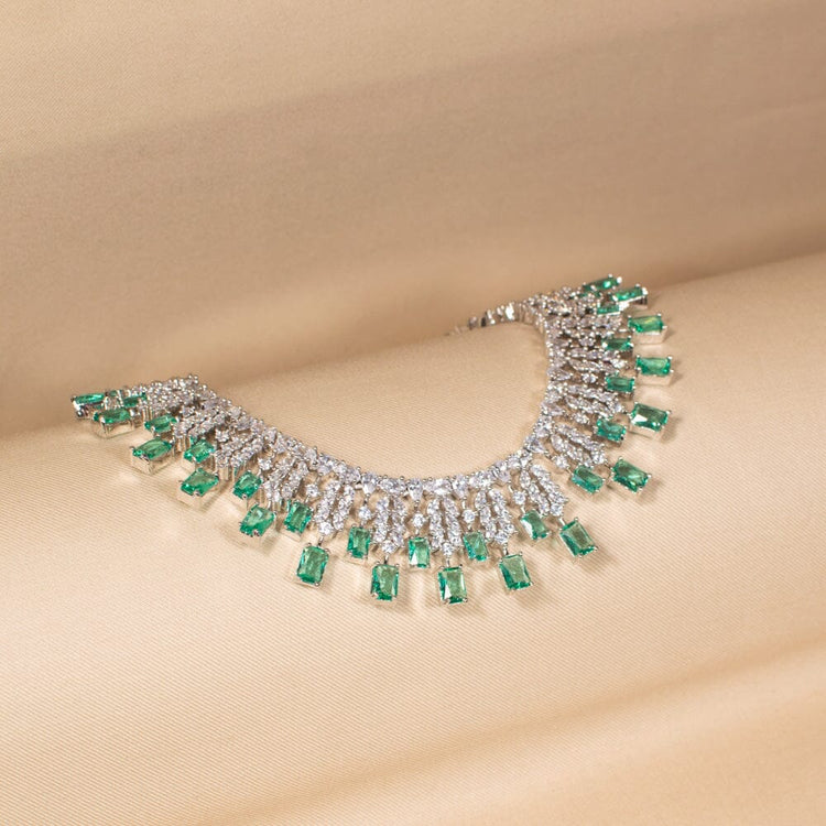 Green Carpet Necklace Set