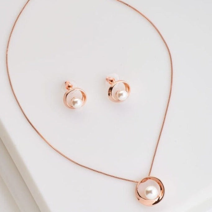 All Around Pearl Pendant Set