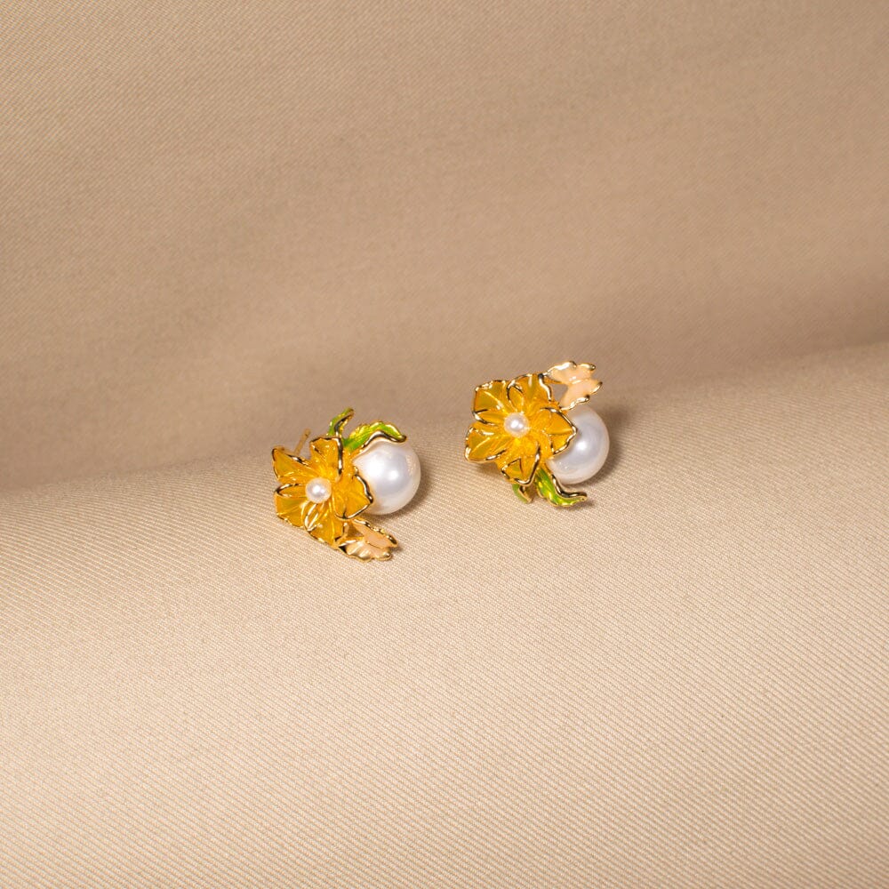 Honeyed Bloom Pearl Earrings