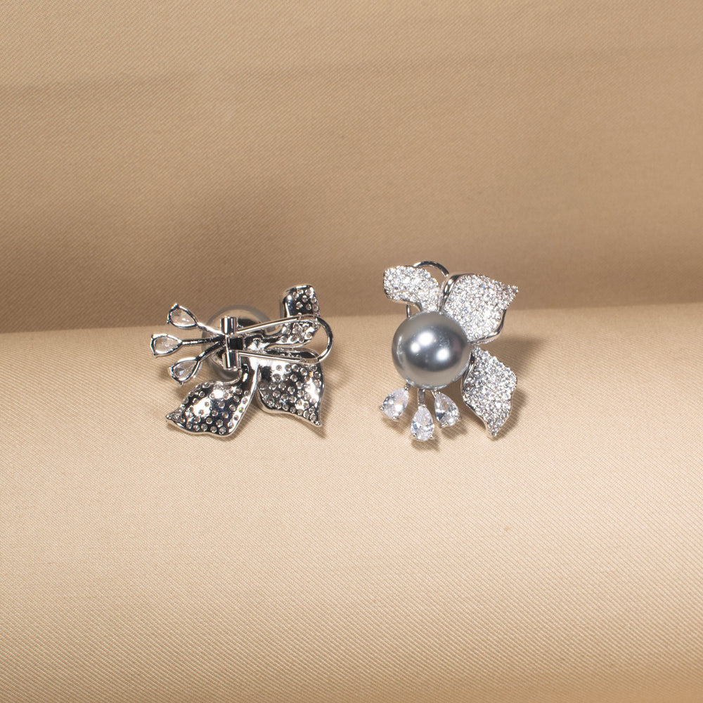 Smoky Pearl Flare Studs