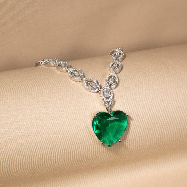 Evergreen Aura Heart Necklace Set