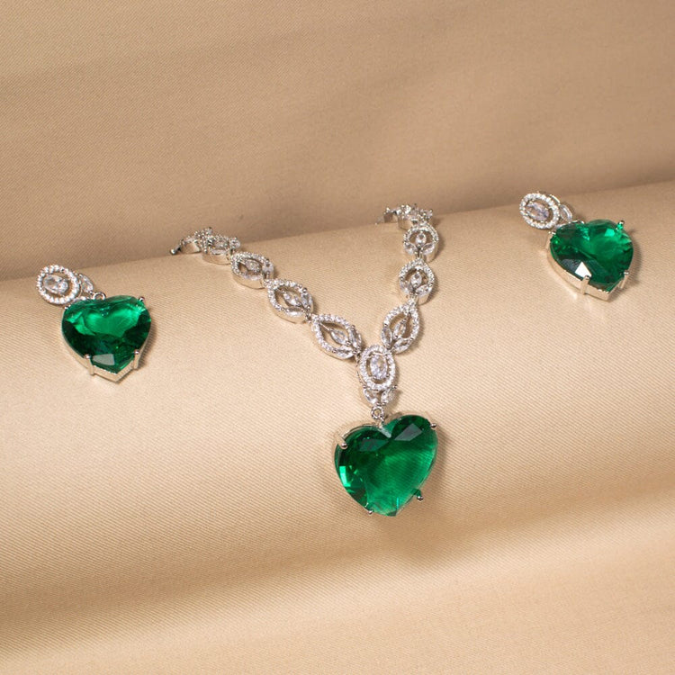 Evergreen Aura Heart Necklace Set