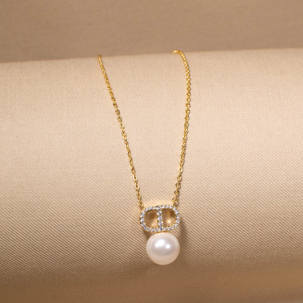 Iconic Pearl Drop Pendant Set