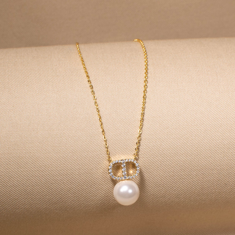 Iconic Pearl Drop Pendant Set