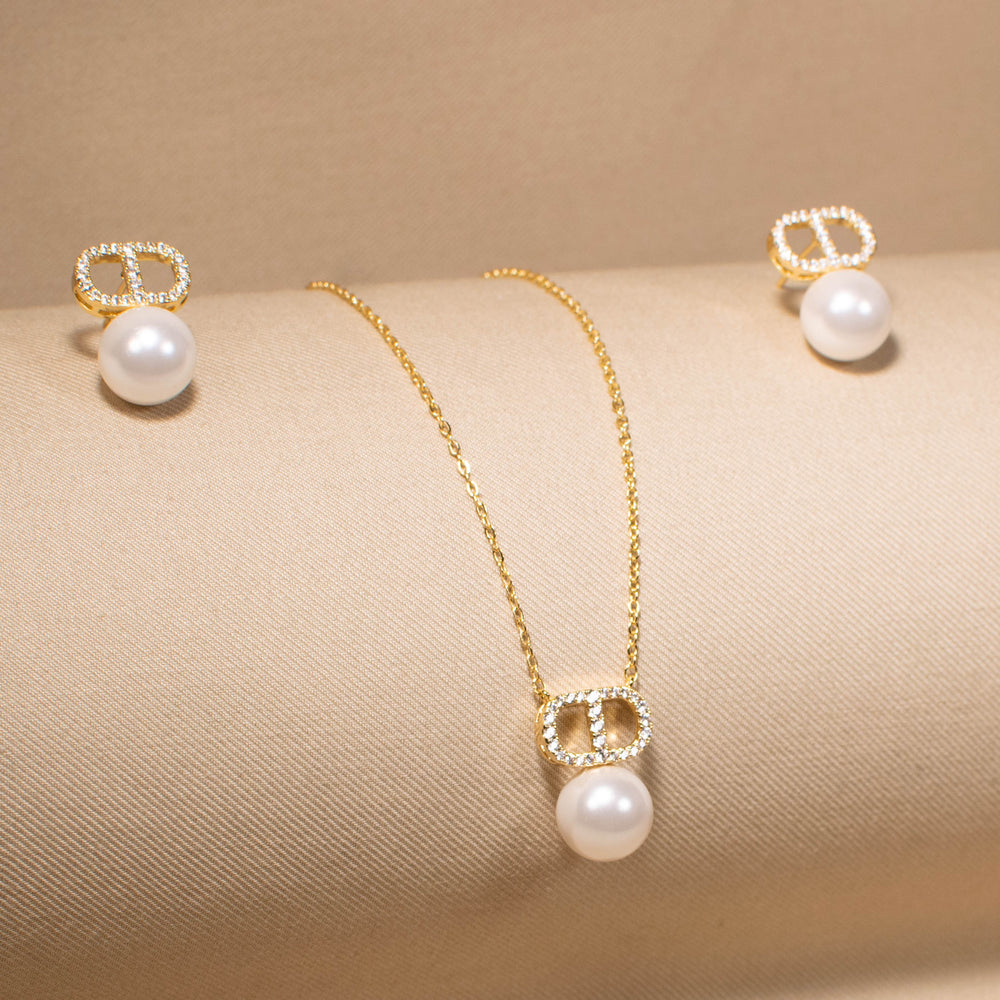 Iconic Pearl Drop Pendant Set