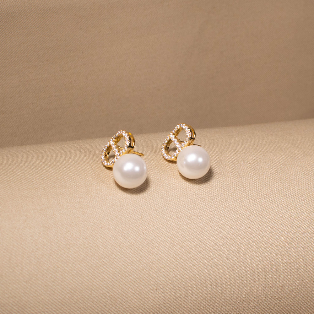 Iconic Pearl Drop Pendant Set