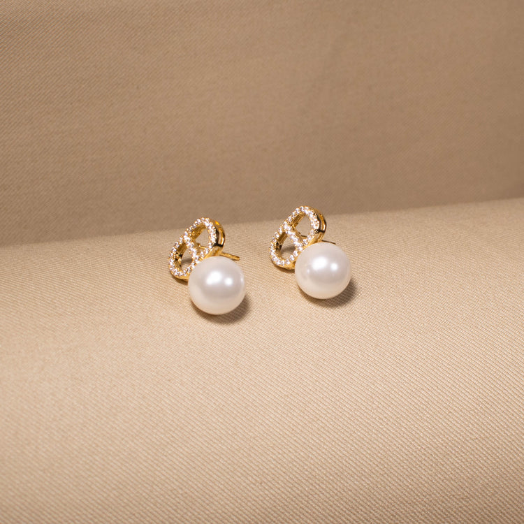 Iconic Pearl Drop Pendant Set