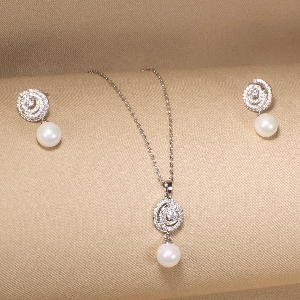 Timeless Pearl Halo Set