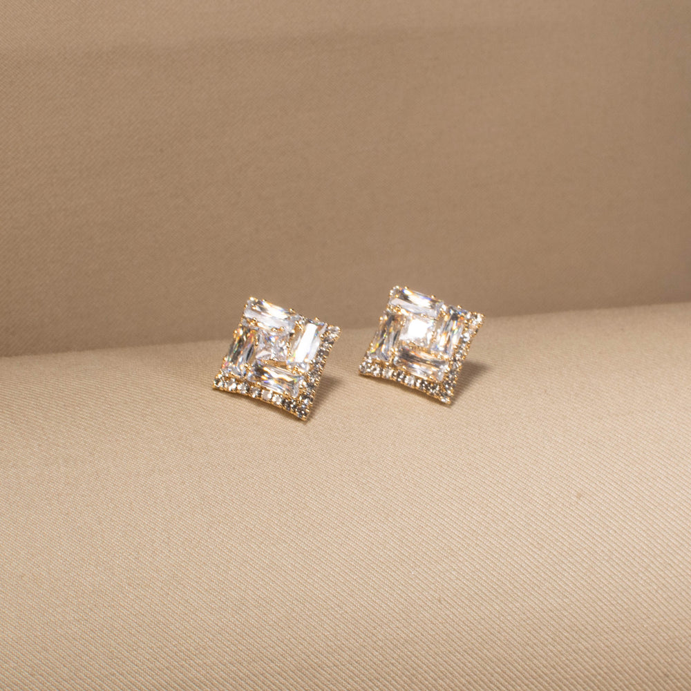 Millie Studs