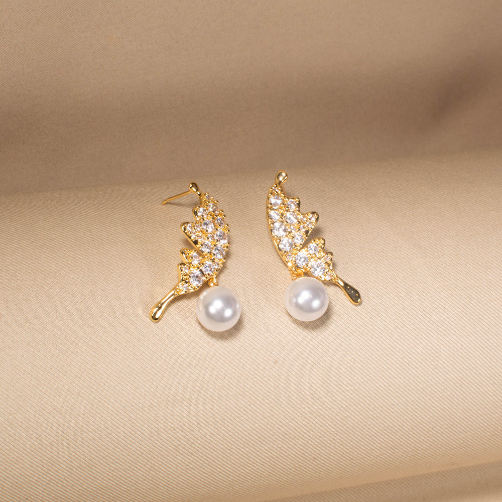 Beatrice Pearl Earrings