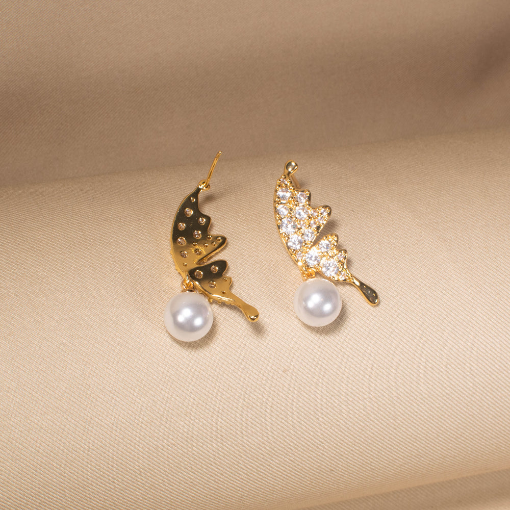 Beatrice Pearl Earrings