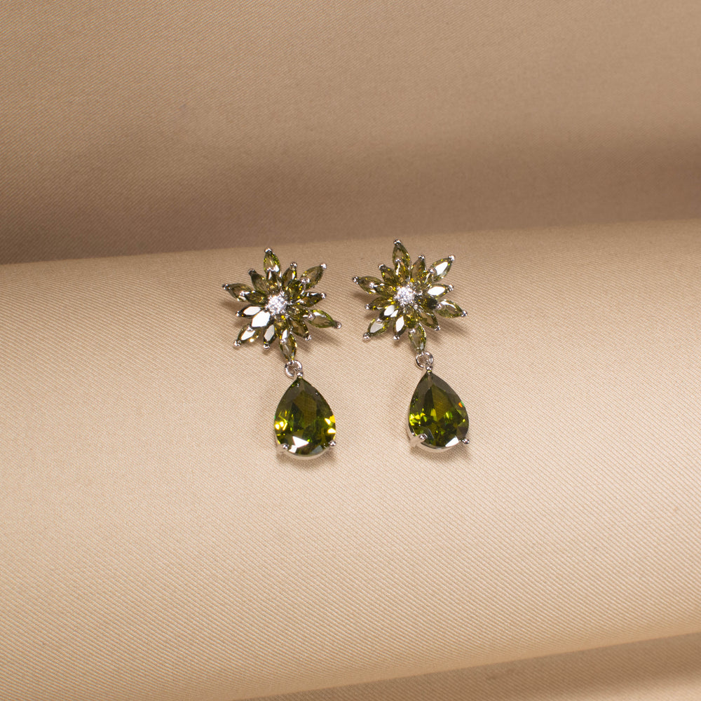 Stellar Dew Earrings - Green