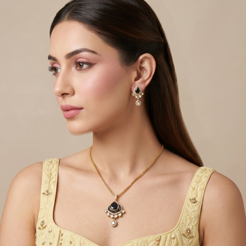 The Noir Heirloom Pendant Set