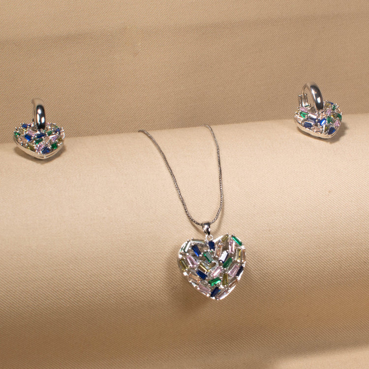 Amour Club Pendant Set
