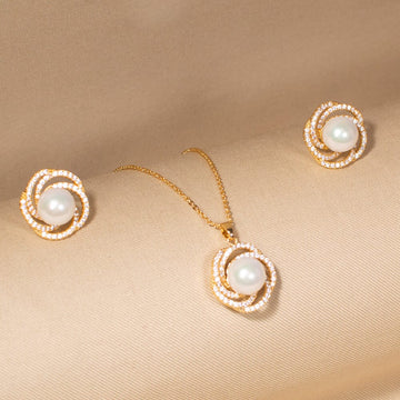 Clara Pendant Set - Raksha Bandhan Collection