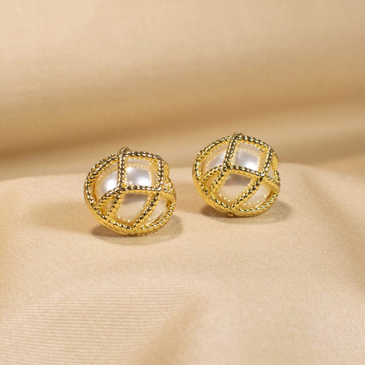 Darya Pearl Studs