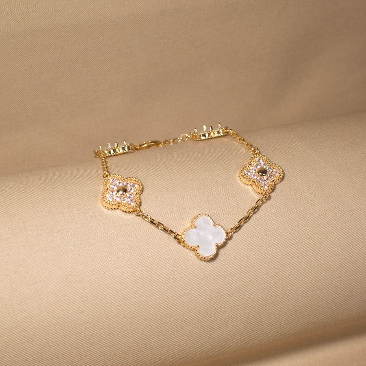 Daylight Clover Bracelet
