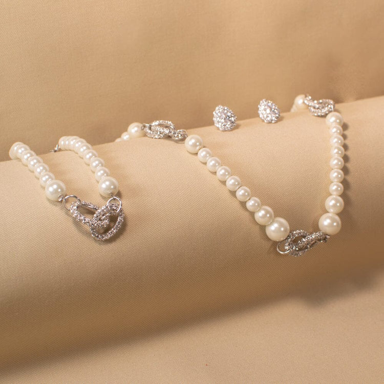 Dreamy Pearl Necklace Set