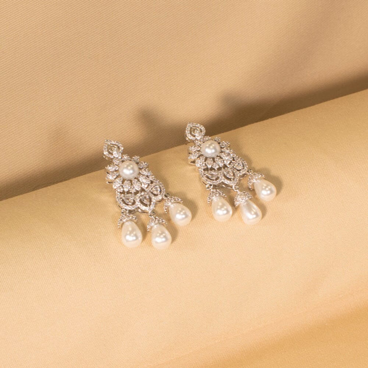 Elayra Pearl Necklace Set - Pratha Collection