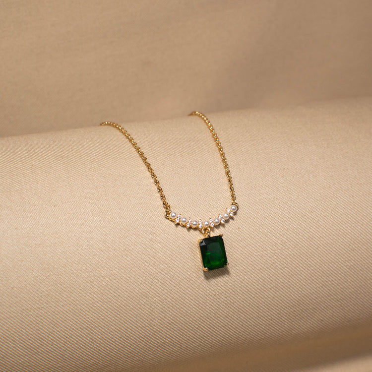 Emerald Radiance Pendant Set