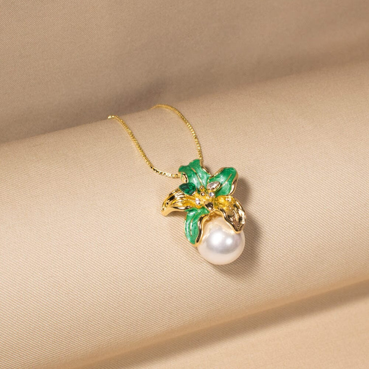 Gardenia Pearl Pendant Set - Nature Collection