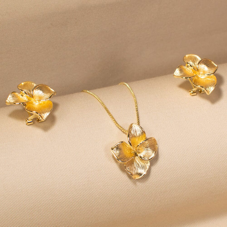 Golden Bloom Pendant Set - Edgy Collection