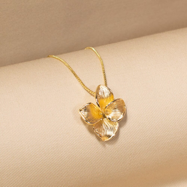 Golden Bloom Pendant Set - Edgy Collection