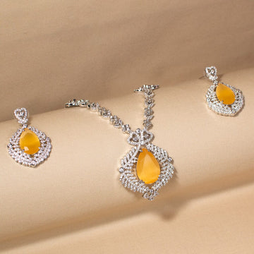 Golden Glow Necklace Set