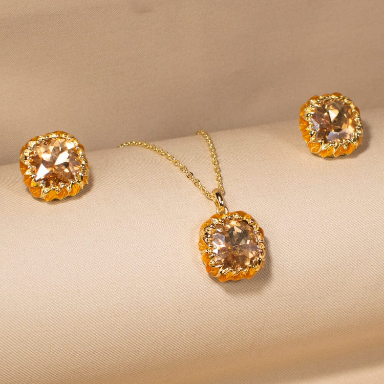 Golden Majesty Pendant Set