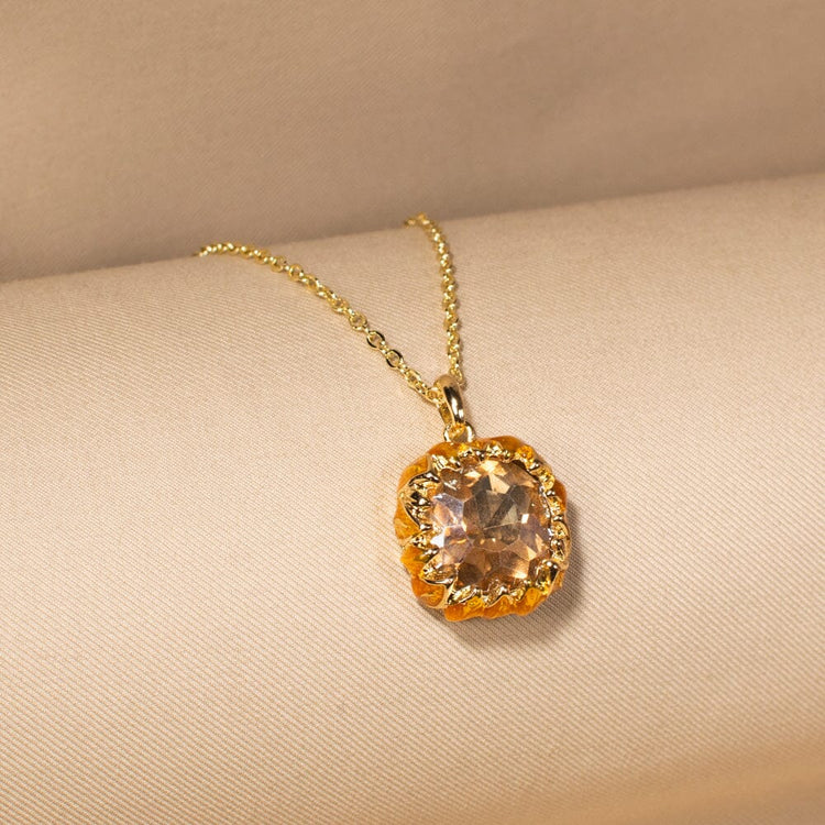 Golden Majesty Pendant Set