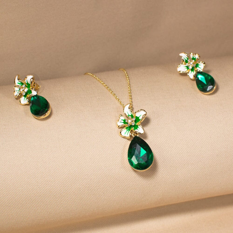 Graceful Gardenia Pendant Set - Green