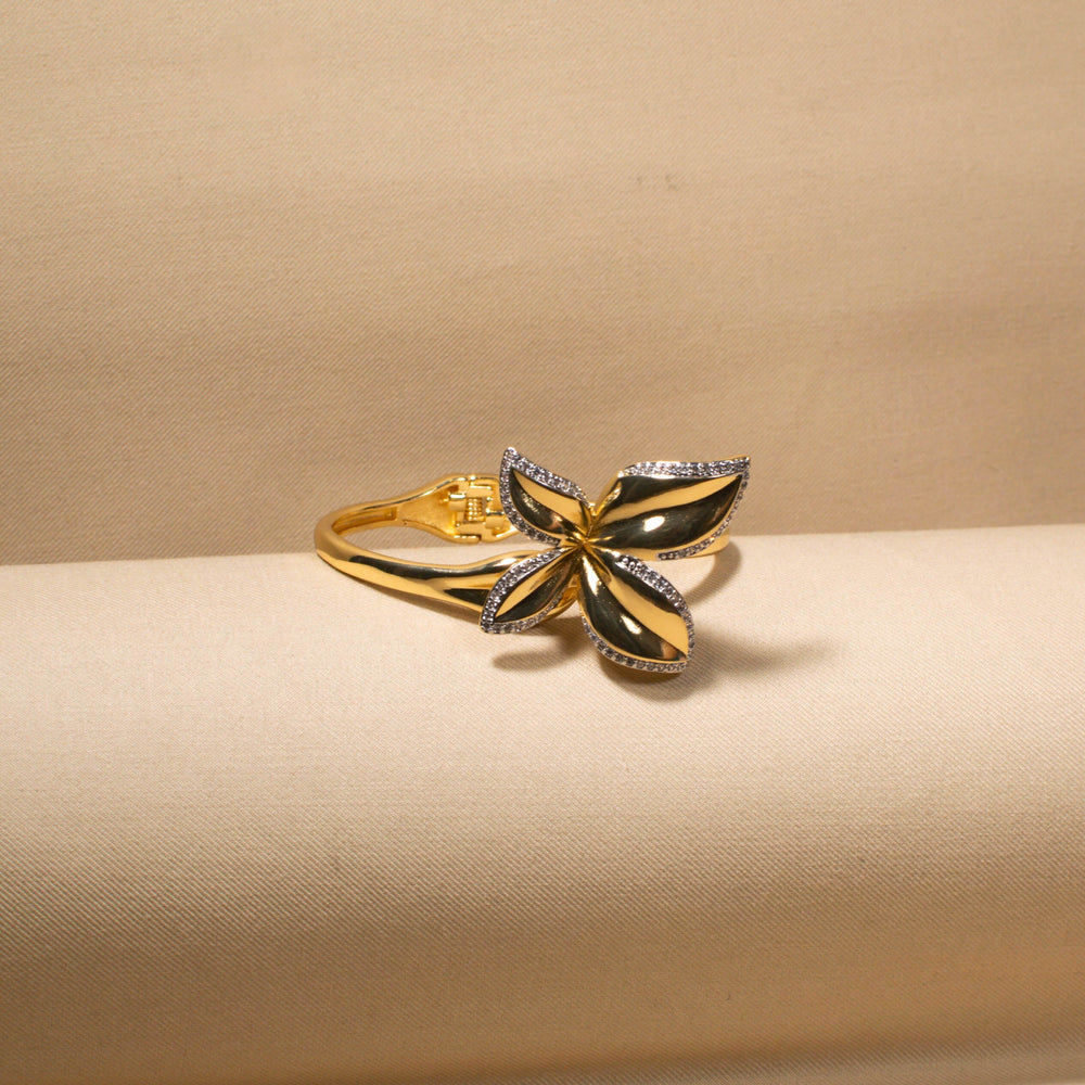 Grandeur Petal Bangle