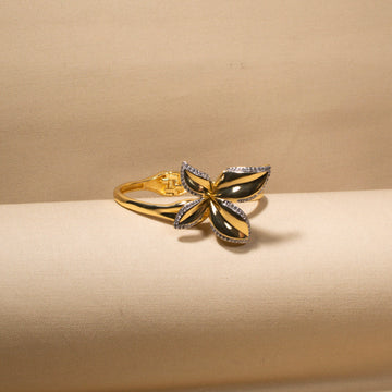 Grandeur Petal Bangle