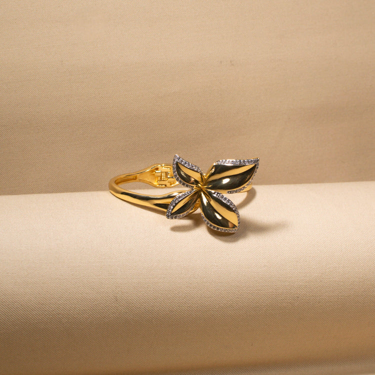 Grandeur Petal Bangle