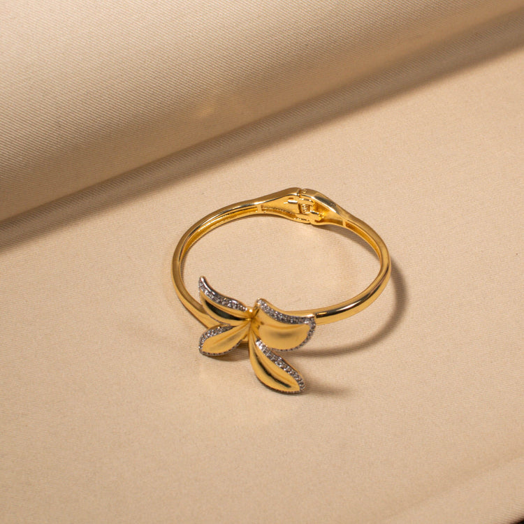 Grandeur Petal Bangle