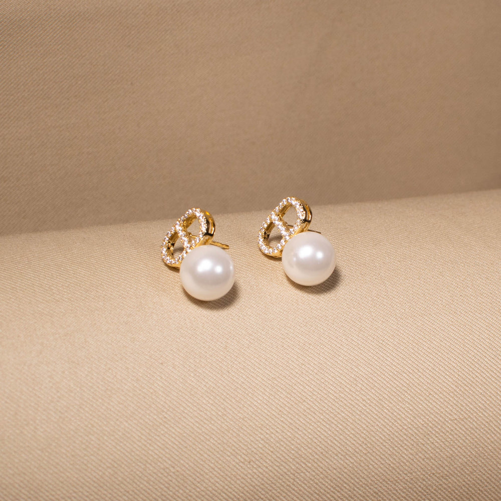 Iconic Pearl Drop Pendant Set
