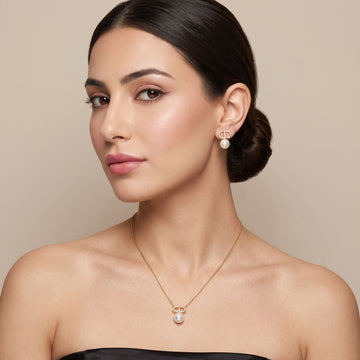 Iconic Pearl Drop Pendant Set
