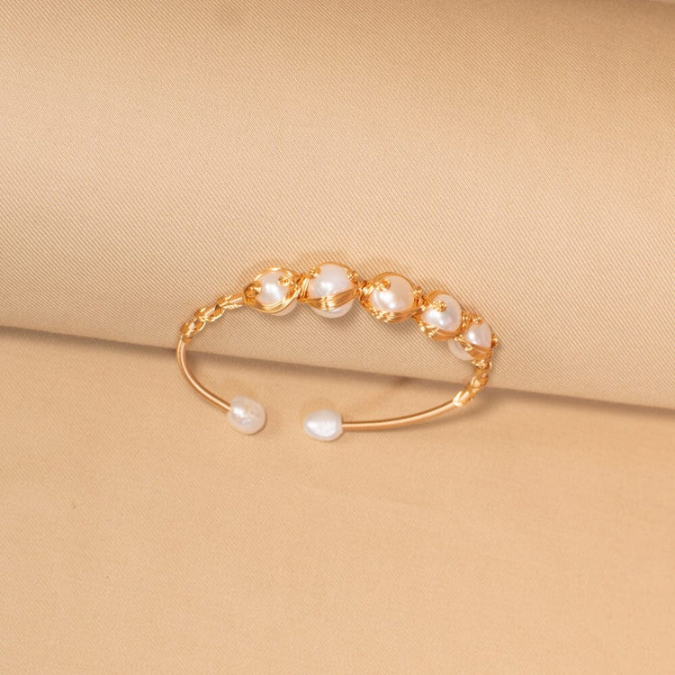 Luna Bracelet - Freshwater Pearl Collection