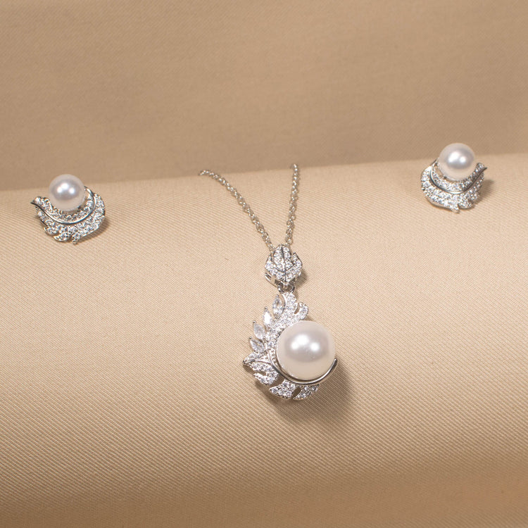 Lunar Grace Pendant Set
