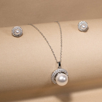 Lunar Halo Pearl Pendant Set