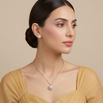 Lunar Halo Pearl Pendant Set