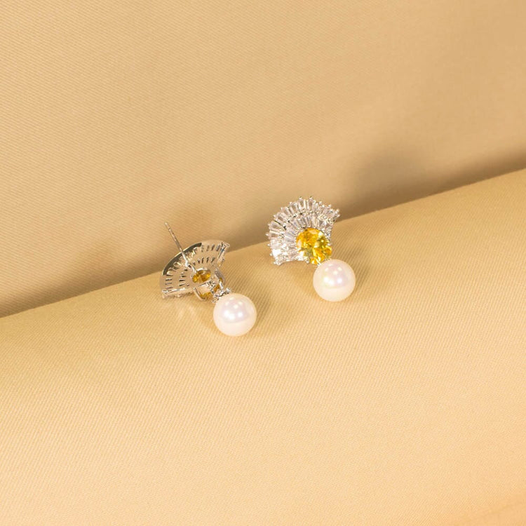 Lustra Pearl Luxury Earrings - Glitterati Collection