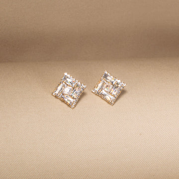 Millie Studs