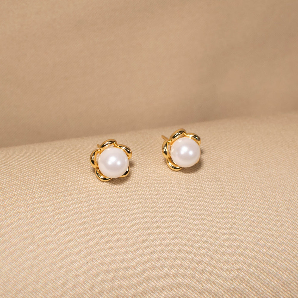 Minimalist Pearl Grace Pendant Set