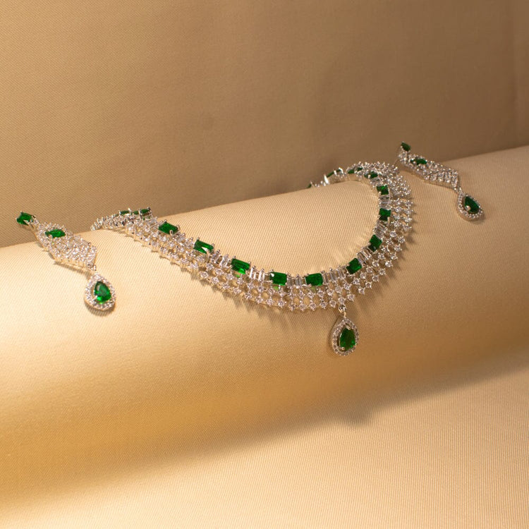 Opulent Emerald Necklace Set