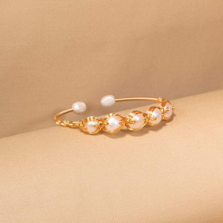 Luna Bracelet - Freshwater Pearl Collection