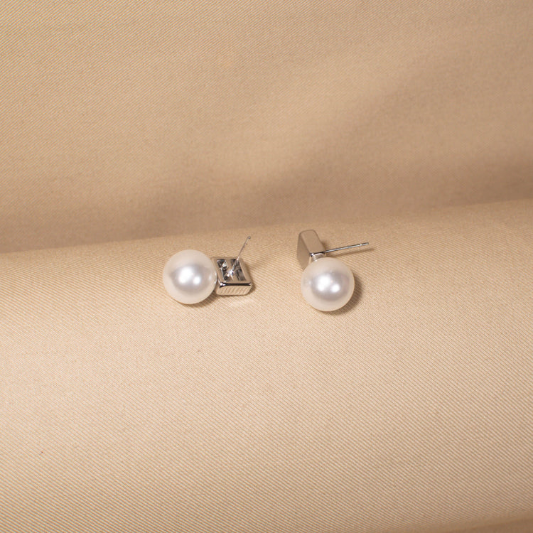 Pearl Whisper Studs