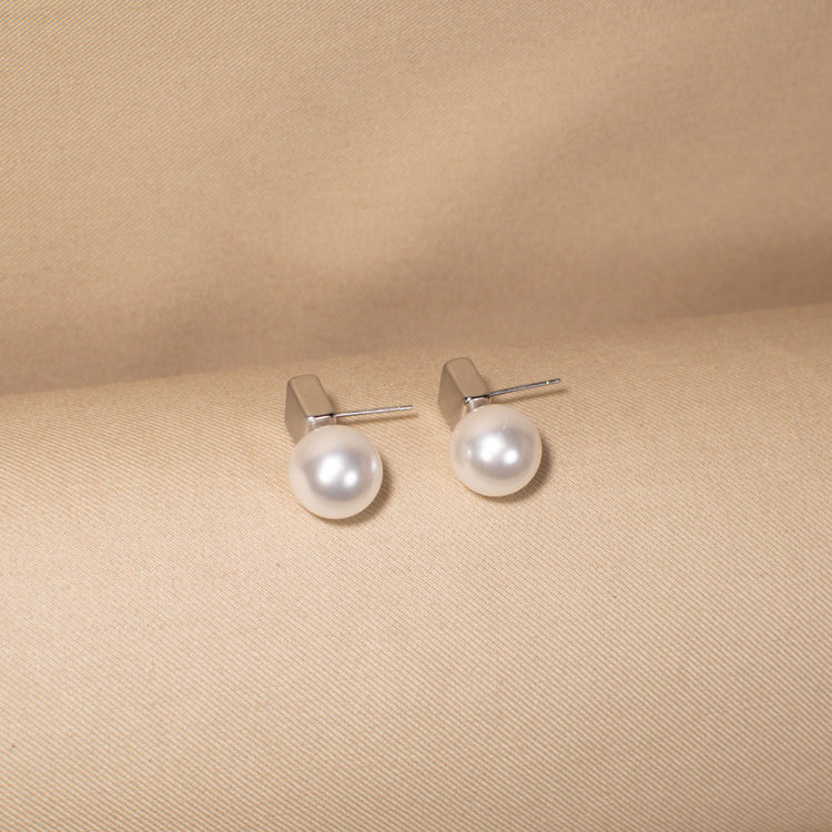 Pearl Whisper Studs